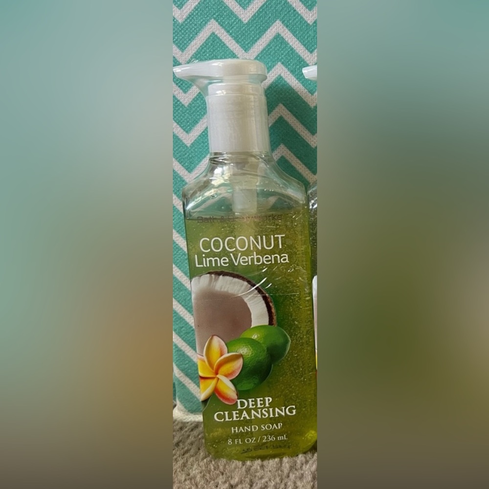 Bath & Body Works Coconut Lime Verbena hand soap